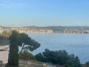 Breathtaking Mediterranean Views from Renovated Cosy Nest, Walk to Portissol Beach and Port